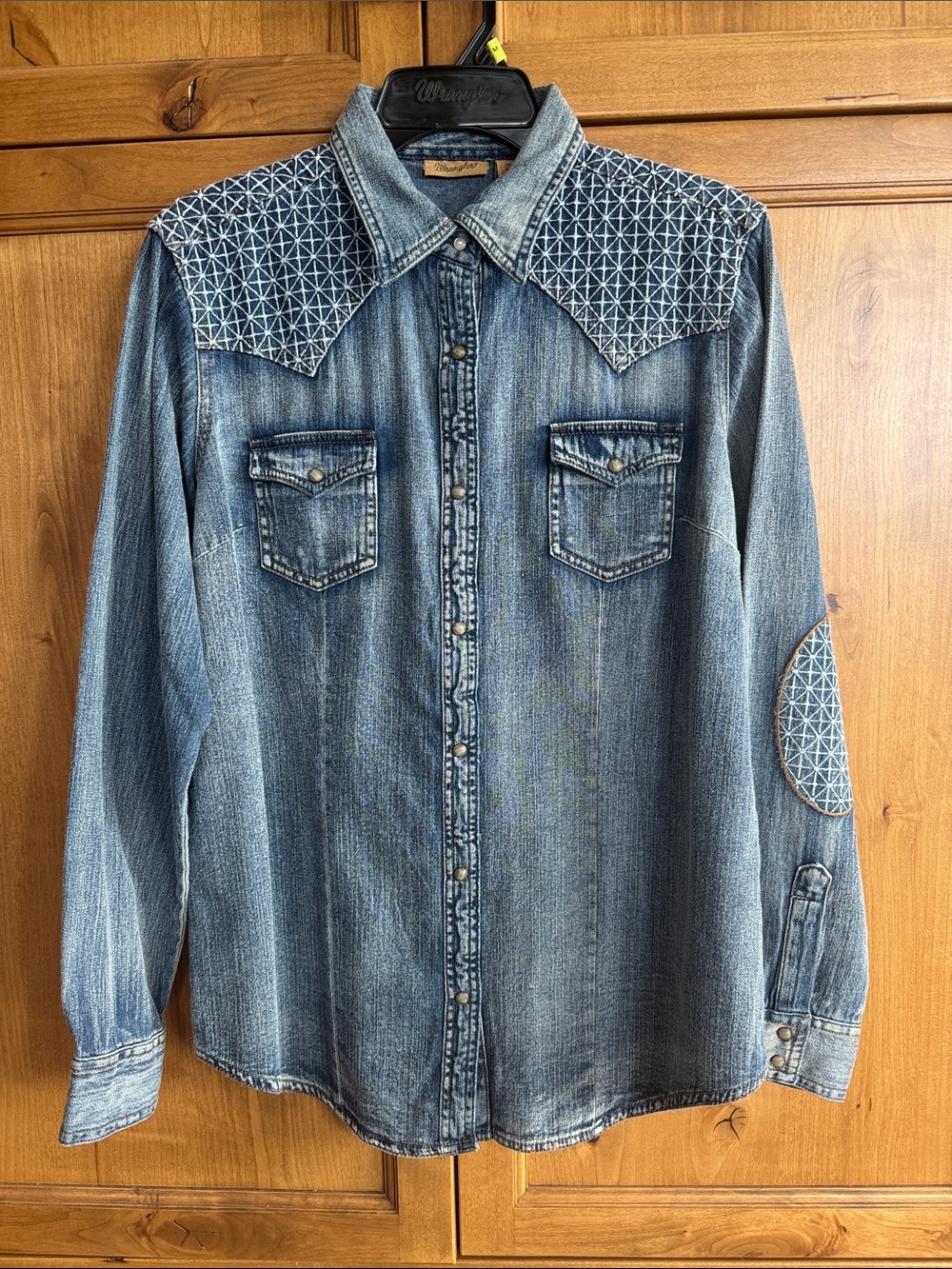 Wrangler Denim pearl snap shirt in Blue with Tan Labels